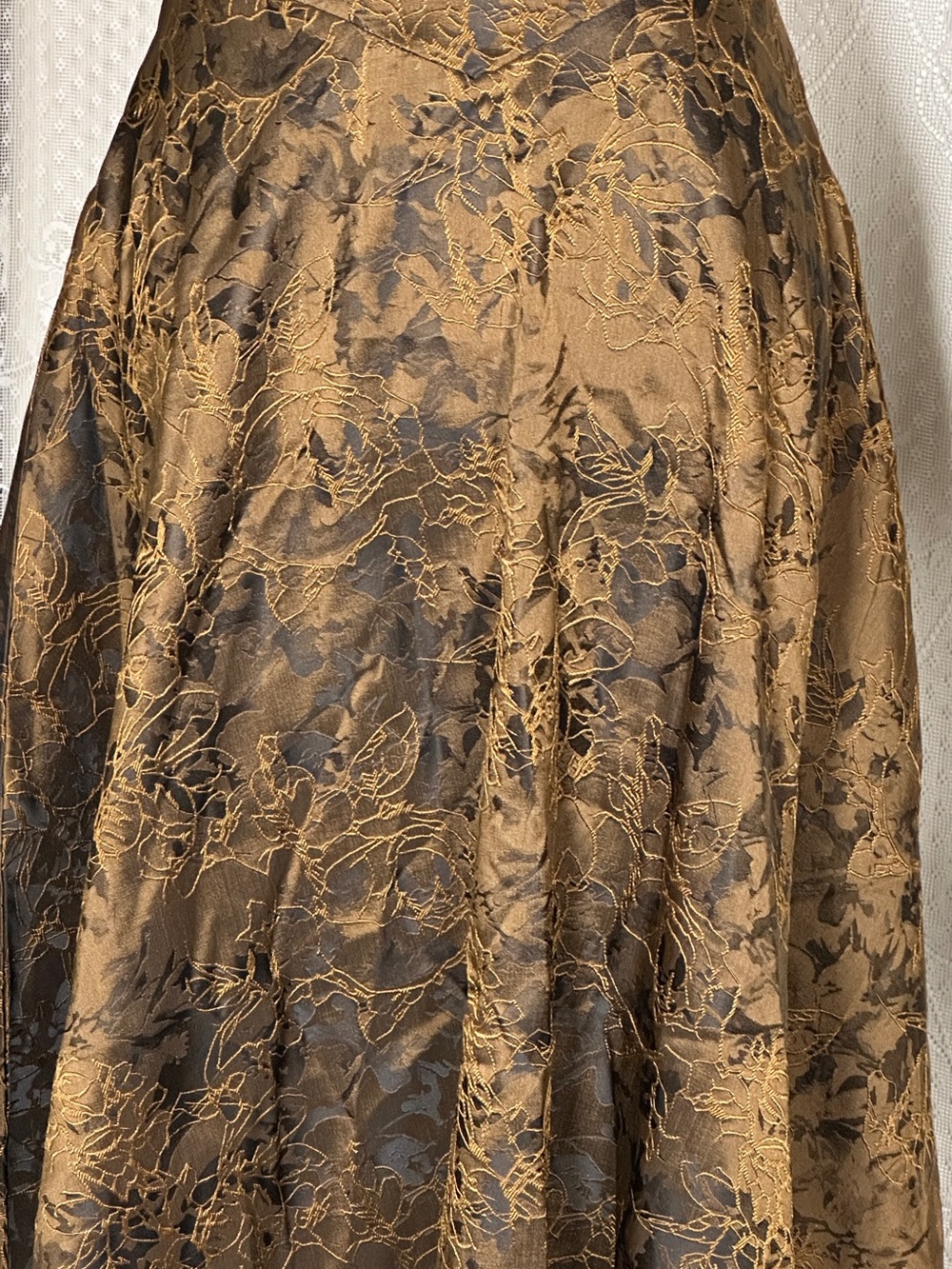Elegant Brown Floral Halter Dress - Picture 5 of 7
